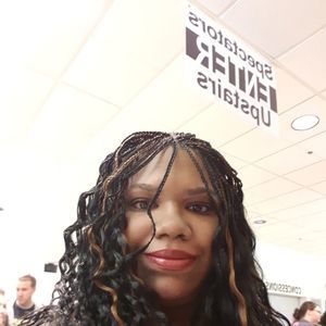 Meet your Posher, Latisha